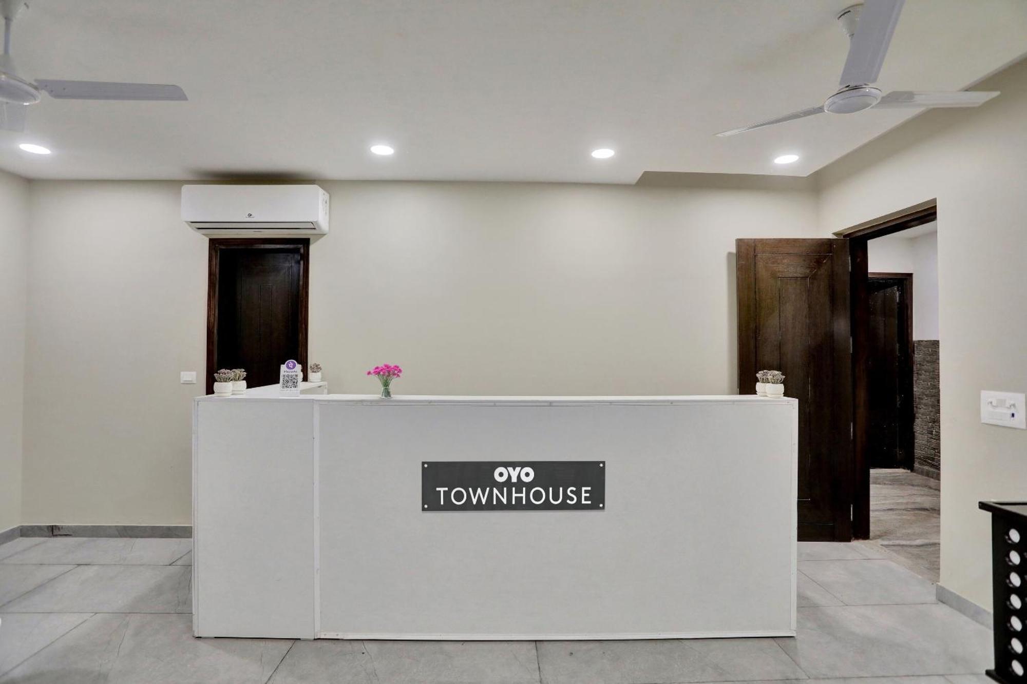 Townhouse Xanthe Hotell Noida Exteriör bild